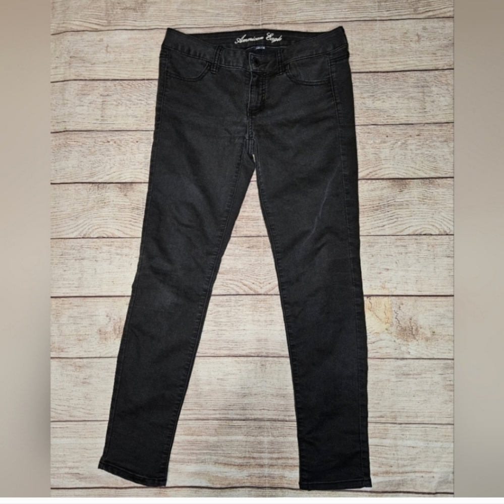 American Eagle stretch black skinny jegging Jean's 4 short